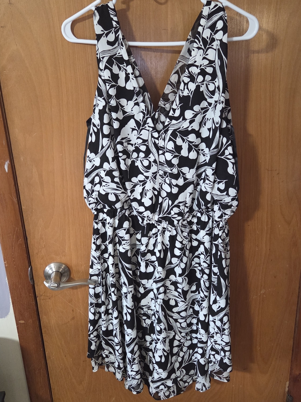 White House Black Market Black and White Floral V-Neck Dress